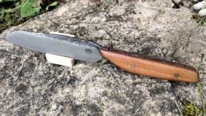 couteau de cuisine à manche en bois 3