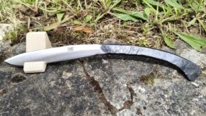 couteau de table brut de forge